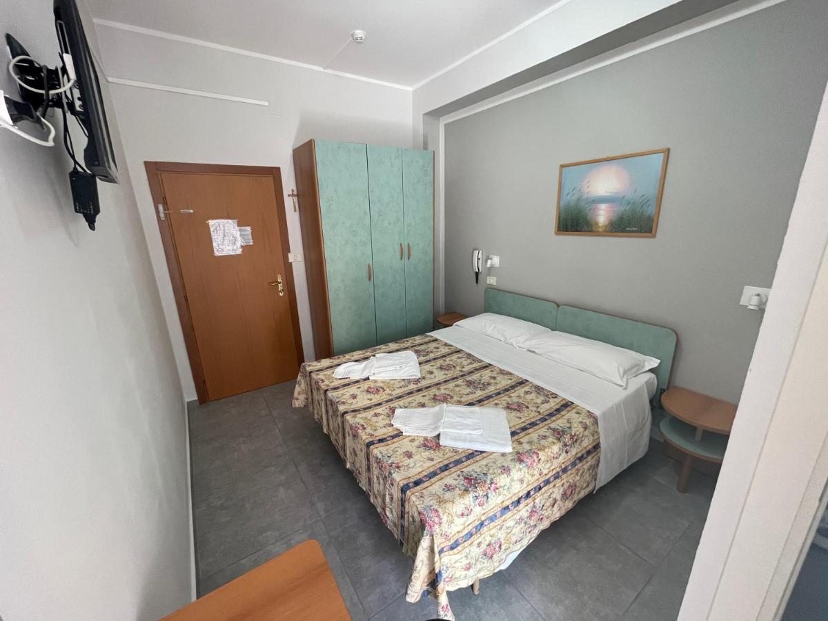 Hotel Piccari Nuova Gestione Rímini Exterior foto